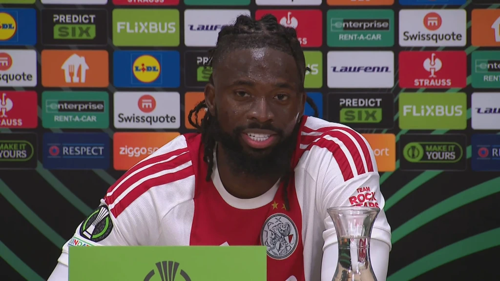 Ajax-spits Arokodare na belangrijke goal: 'Wil het team gewoon helpen'