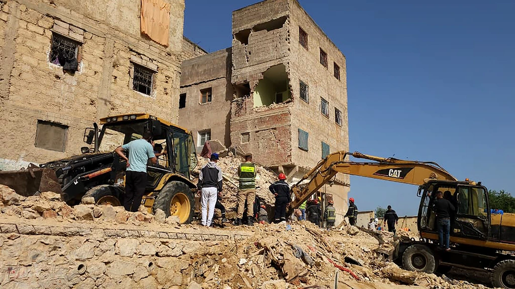 Foto: Doden en gewonden bij instorting gebouw in Marokkaanse stad Fez