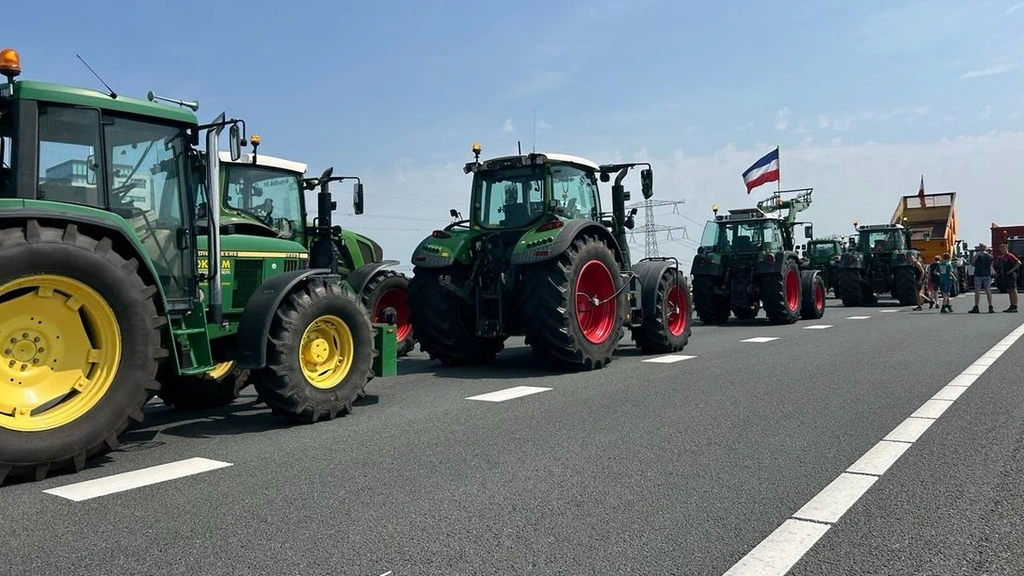 Boeren ontlopen boete na blokkade A35 door afgeplakte kentekens