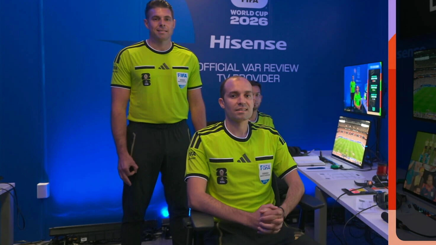 Discriminatiewaakhond vraagt FIFA arbiter weg te sturen na 'extreemrechts' handgebaar