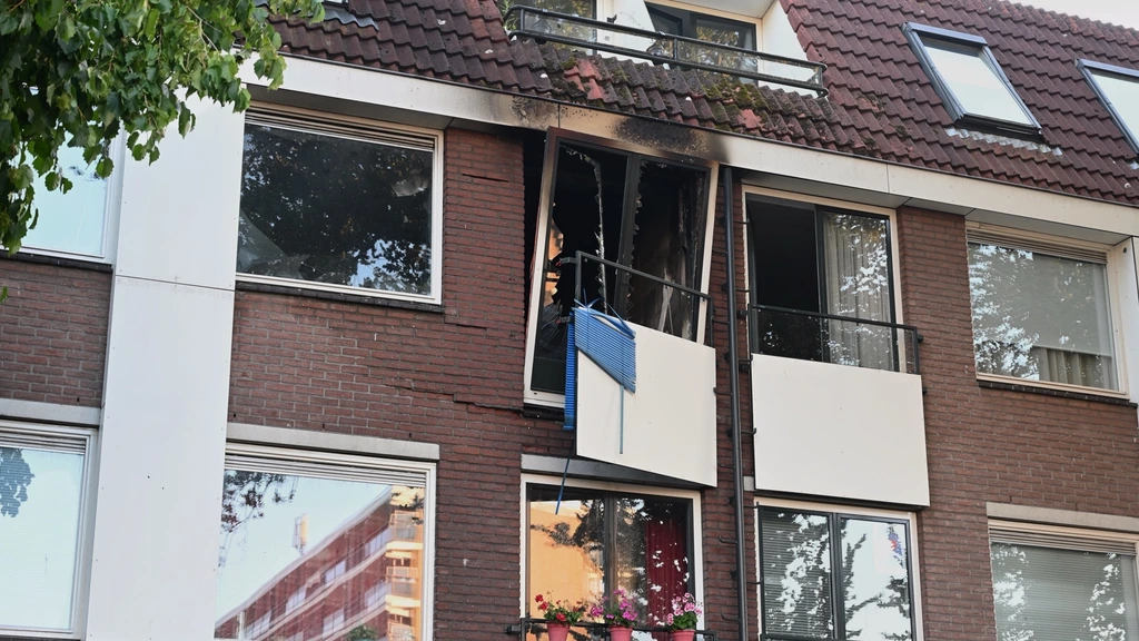 Explosie in appartement Woerden, 24 woningen ontruimd