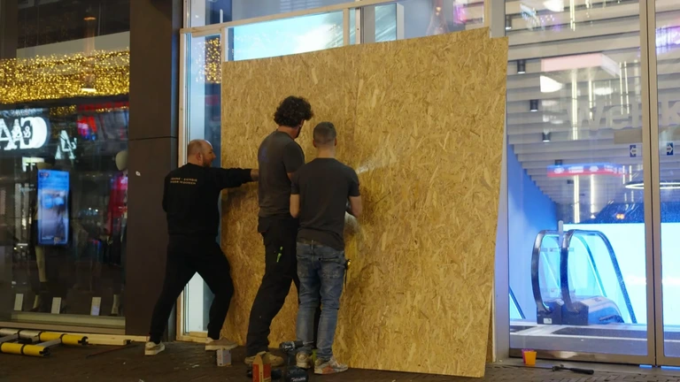 Winkels in Den Haag worden dichtgetimmerd voor protestdag