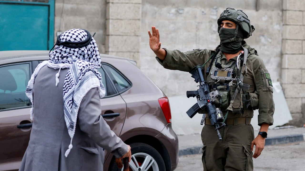 Hebron Locked Down for Over a Week as Thousands Displaced