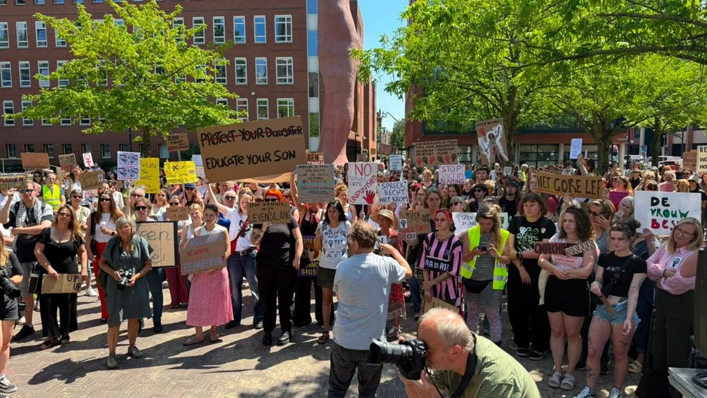 Demonstratie Utrecht tegen vrijspraak van verkrachting tienermeisje