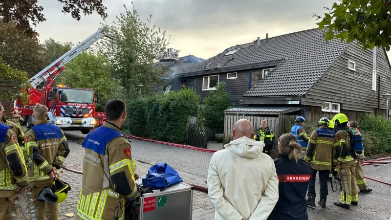 Foto: Man (78) komt om bij woningbrand in Zwaag