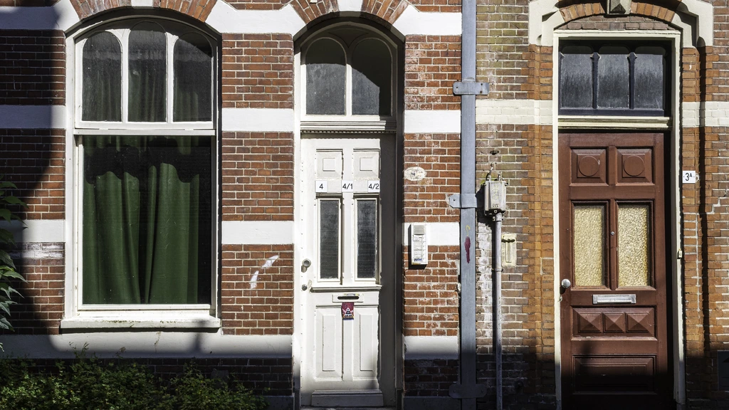 Foto: Nepadvertenties voor huurwoningen pieken in de zomer, 'met koffers voor dichte deur'
