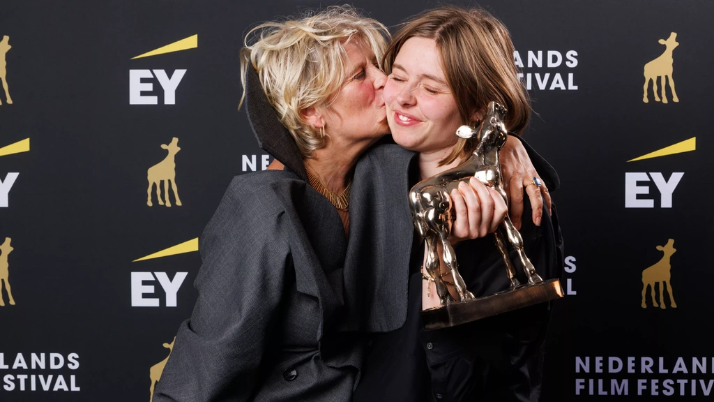 Dramafilm Truly Naked en serie Basta grote winnaars Gouden Kalveren