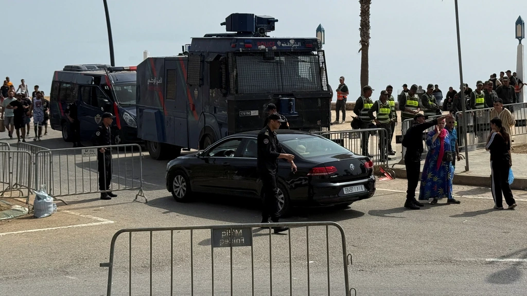 Leger Marokko paraat aan de grens met Ceuta om nieuwe bestorming te voorkomen