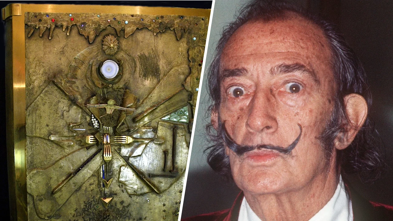 Loodzwaar kunstboek met werk van Dalí gestolen uit Frans museum Loodzwaar kunstboek met werk van Dalí gestolen uit Frans museum