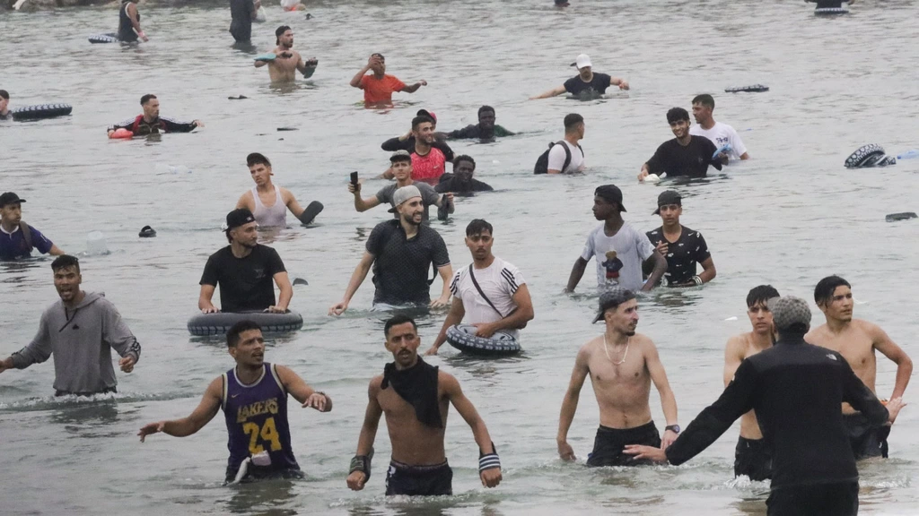 Foto: Kabinet: Europese Commissie moet onderzoeken hoe bestorming Ceuta kon gebeuren