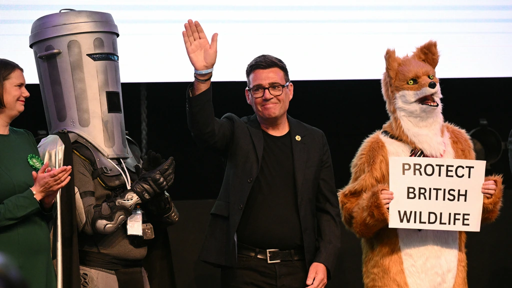 Foto: Labour-politicus Burnham wint zetel, weg vrij om Starmer uit te dagen