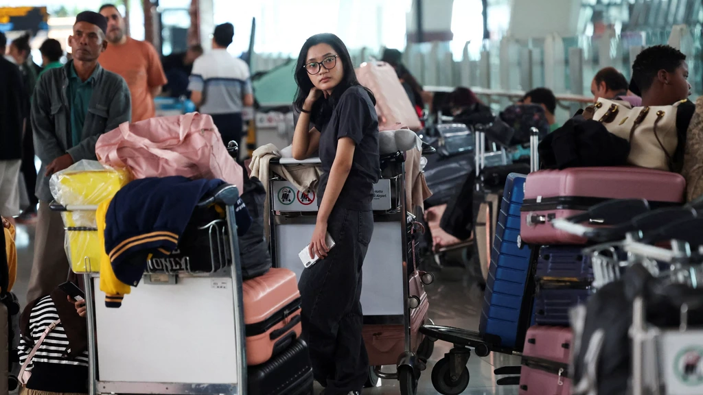 Luchthaven van Jakarta weer open na uitbarsting vulkaan Anak Krakatau