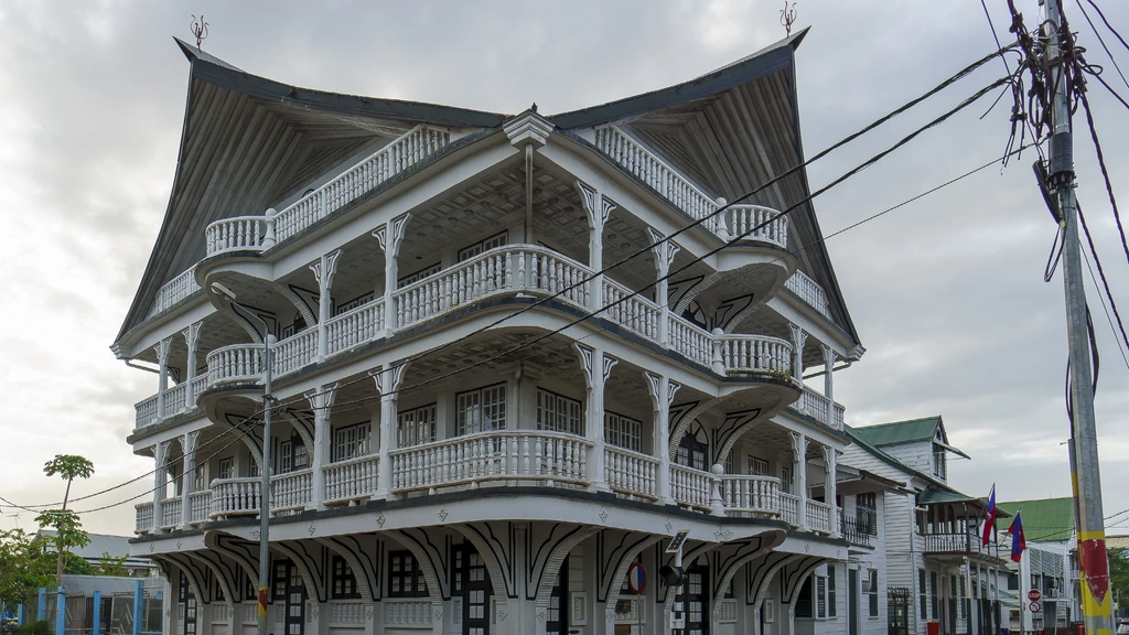 Foto: Unesco zet historisch centrum Paramaribo op de lijst van bedreigd werelderfgoed