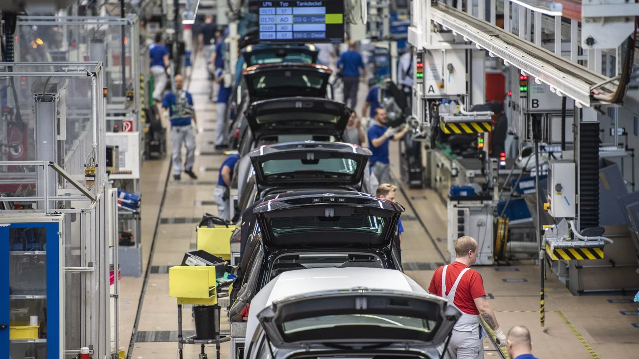 Volkswagen en Audi roepen wereldwijd uit voorzorg miljoenen auto’s terug Volkswagen en Audi roepen wereldwijd uit voorzorg miljoenen auto’s terug