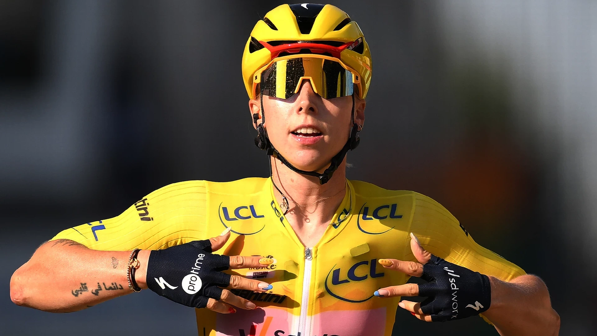 In gele trui wint Wiebes ook tweede Tour-etappe, solo Markus strandt in slotkilometer