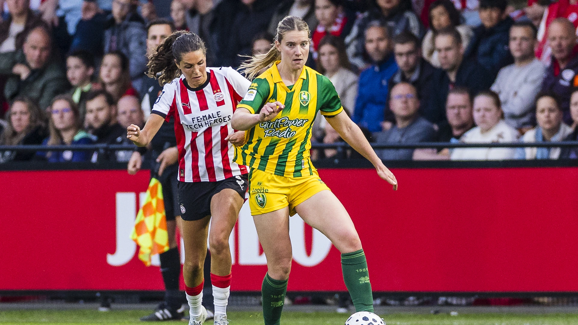 Vrouwen PSV hebben titel bijna binnen • Eindhovenaren op 2-0 tegen ADO