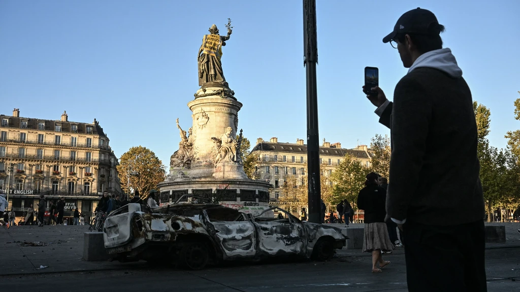 Frankrijk geschokt na protestdag met 'ongekend geweld' en 1800 arrestaties