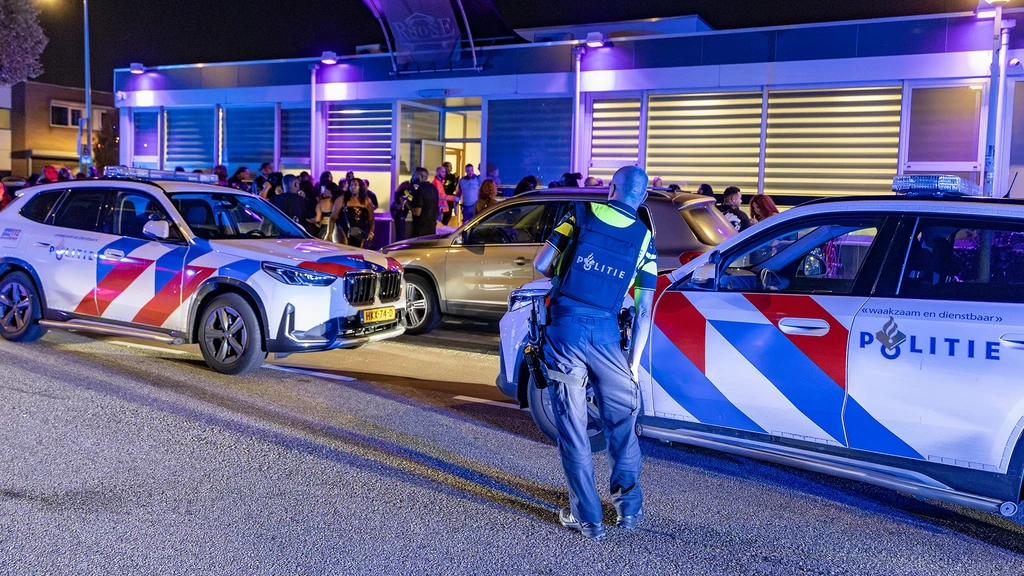 Schietincident tijdens feest in Amsterdam, man gewond geraakt