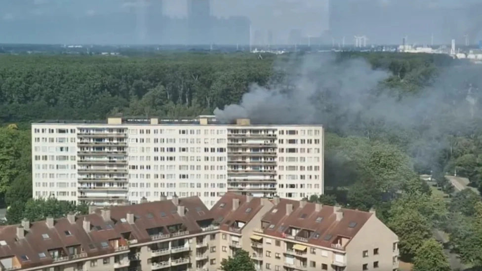 Doden en gewonden bij grote brand in flat Antwerpen, 'evacuatie volop bezig'