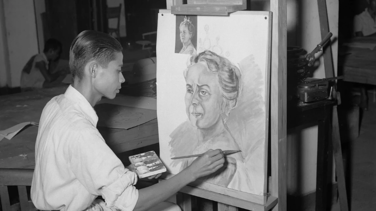 Wilhelmina heerste als koloniaal vorst, vanaf Juliana werd het anders Wilhelmina heerste als koloniaal vorst, vanaf Juliana werd het anders