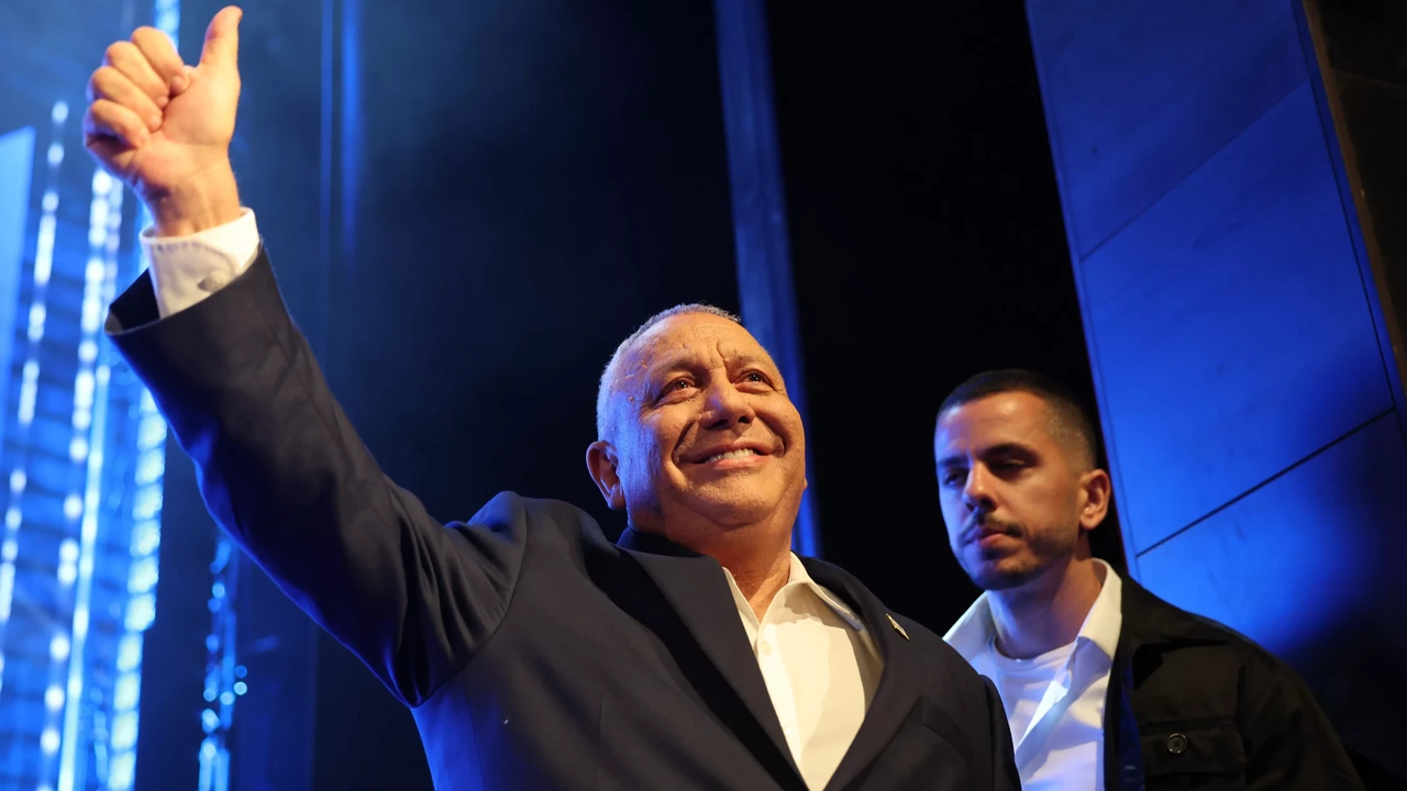 Gadi Eisenkot: de generaal die politicus werd en daarna Netanyahu’s grootste uitdager Gadi Eisenkot: de generaal die politicus werd en daarna Netanyahu’s grootste uitdager