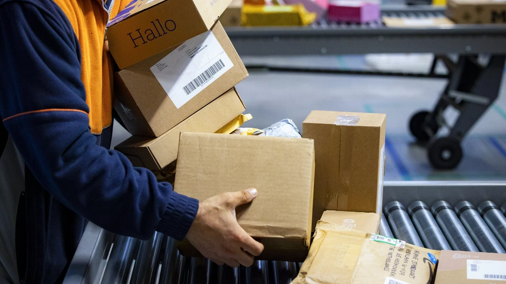 Foto: We kopen meer online maar geven minder uit per aankoop