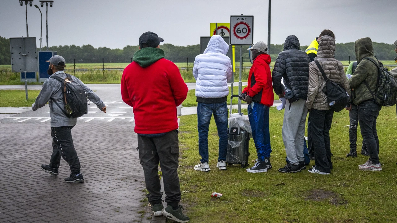 Aantal eerste asielaanvragen daalt in derde kwartaal Aantal eerste asielaanvragen daalt in derde kwartaal