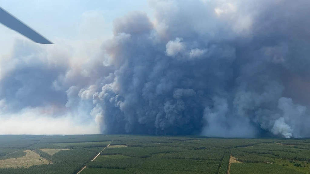 Enorme bosbranden Frankrijk leiden tot uniek fenomeen: een vuurwolk