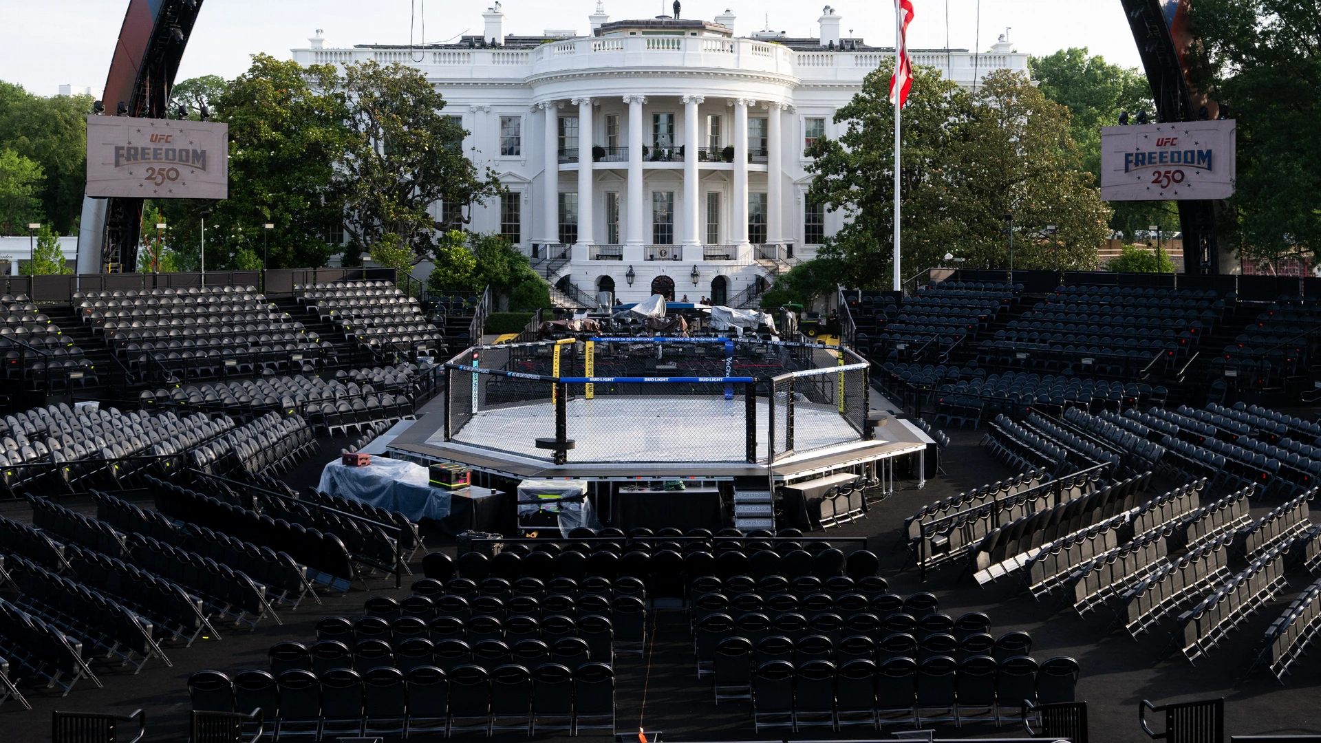 Witte Huis decor voor UFC-kooigevecht: 'Hier hadden we nooit van kunnen dromen'