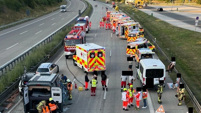 34 gewonden bij botsing op Duitse snelweg