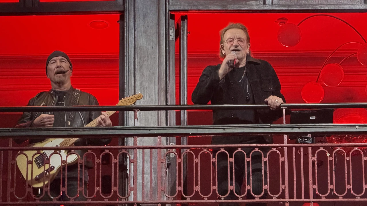 U2 speelt op de school waar het precies 50 jaar geleden begon U2 speelt op de school waar het precies 50 jaar geleden begon