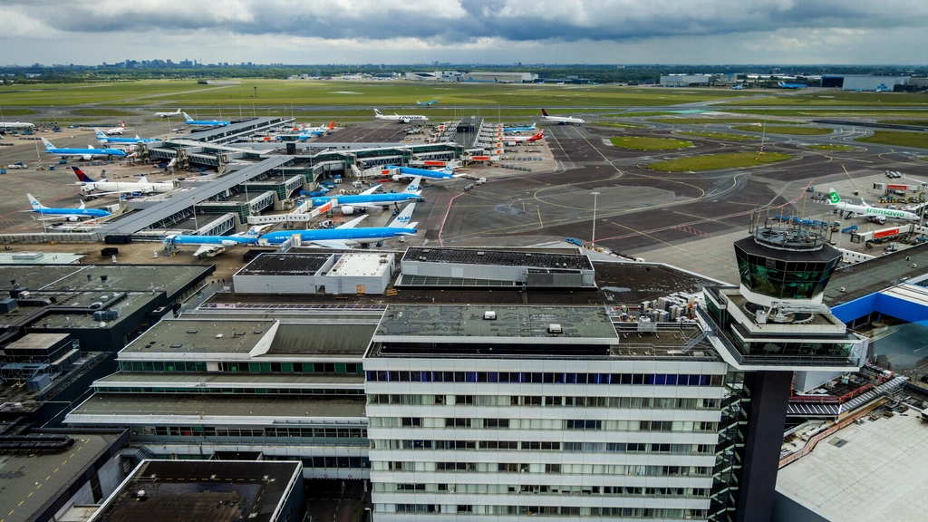 Foto: Palestijnen uit Gaza na maanden toch met Nederlandse hulp geland op Schiphol