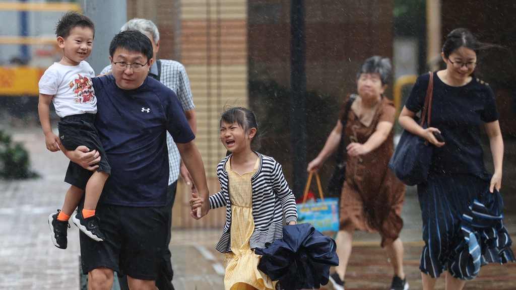 Foto: Honderdduizenden geëvacueerd in China en Hongkong vanwege orkaan Noul