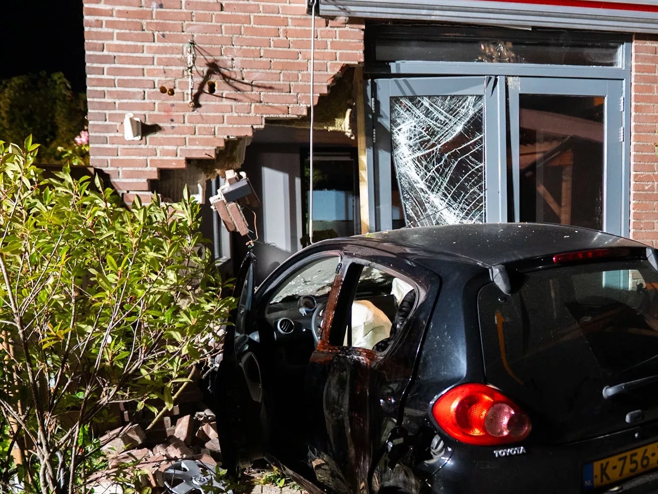 Auto rijdt voor tweede keer tegen zelfde huis in Doesburg