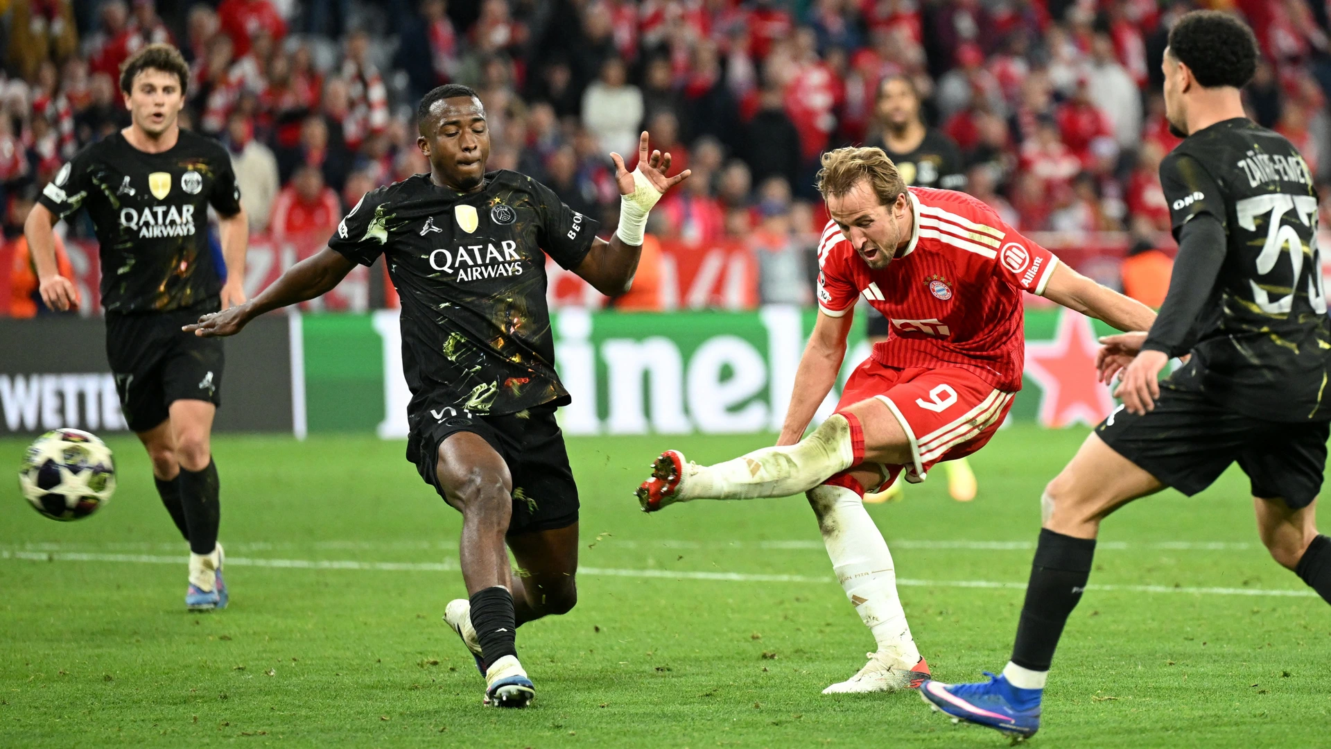Titelhouder PSG naar finale tegen Arsenal • Fransen kloppen Bayern met 6-5 over twee duels
