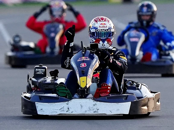 Max Verstappen in een kart