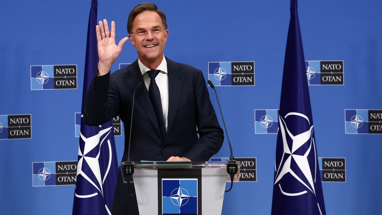 Mark Rutte geeft eerste persconferentie als nieuwe NAVO-chef
