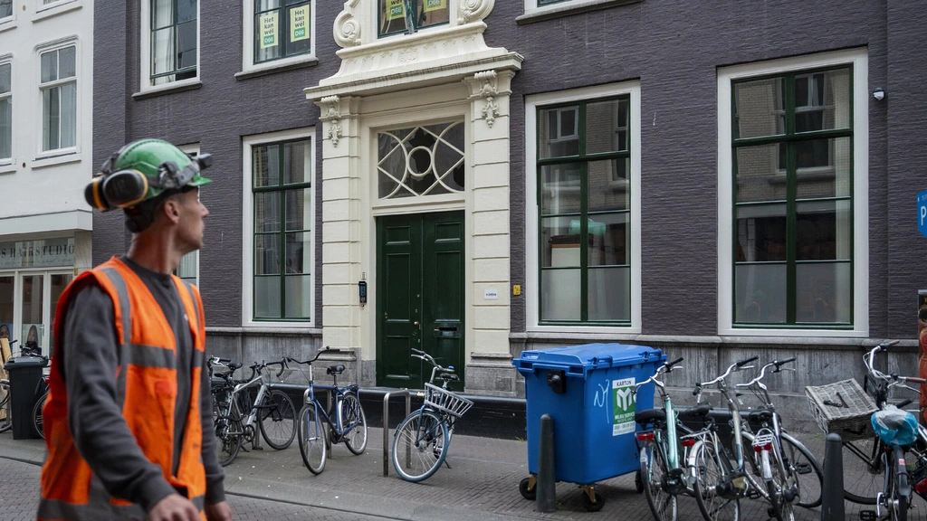 Man die aanslag pleegde op D66-kantoor vindt partij veroorzaker van ellende Man die aanslag pleegde op D66-kantoor vindt partij veroorzaker van ellende