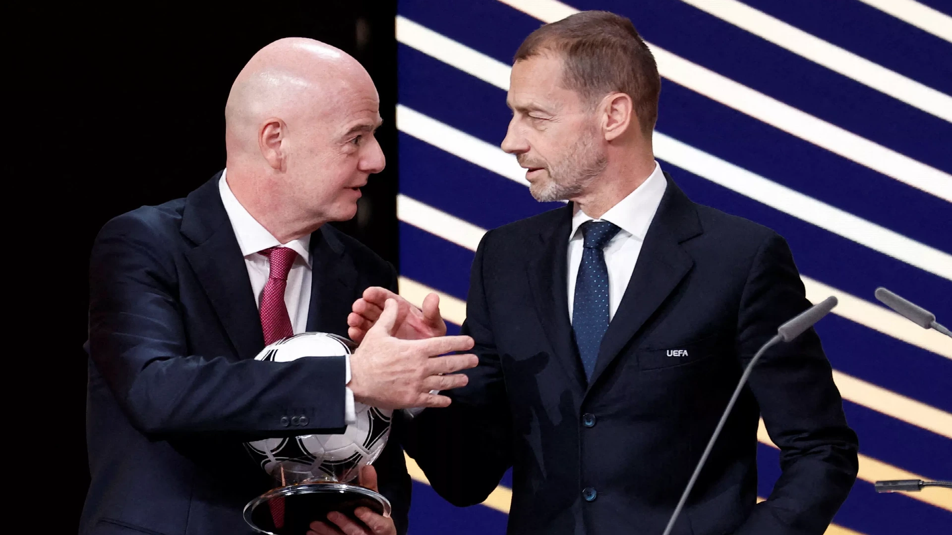 UEFA bereidt strafzaak voor tegen FIFA-voorzitter Infantino vanwege WK-plan