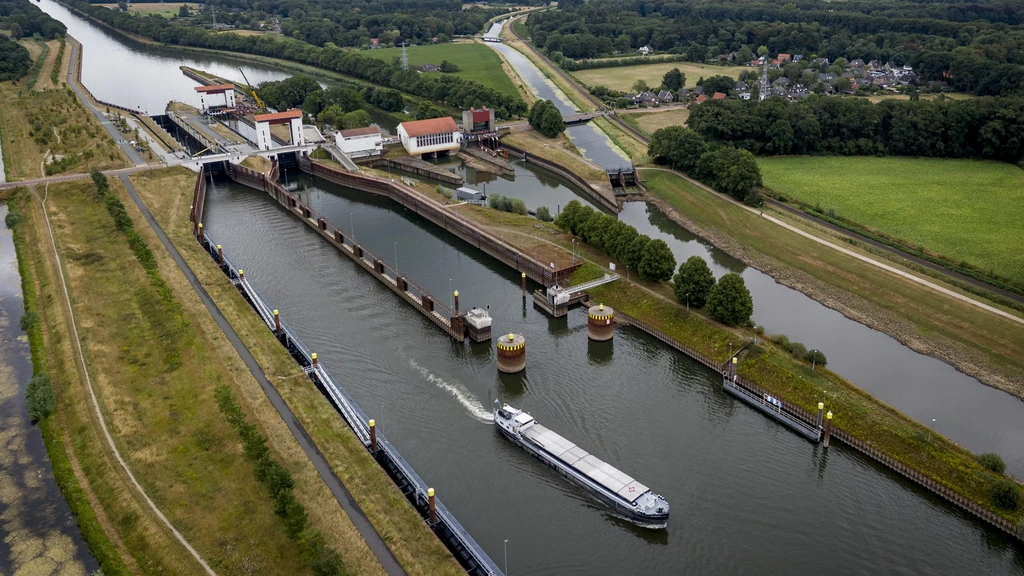 Foto: Problemen Twentekanaal op lange lijst uitdagingen: 'Klanten gaan vertrouwen verliezen'