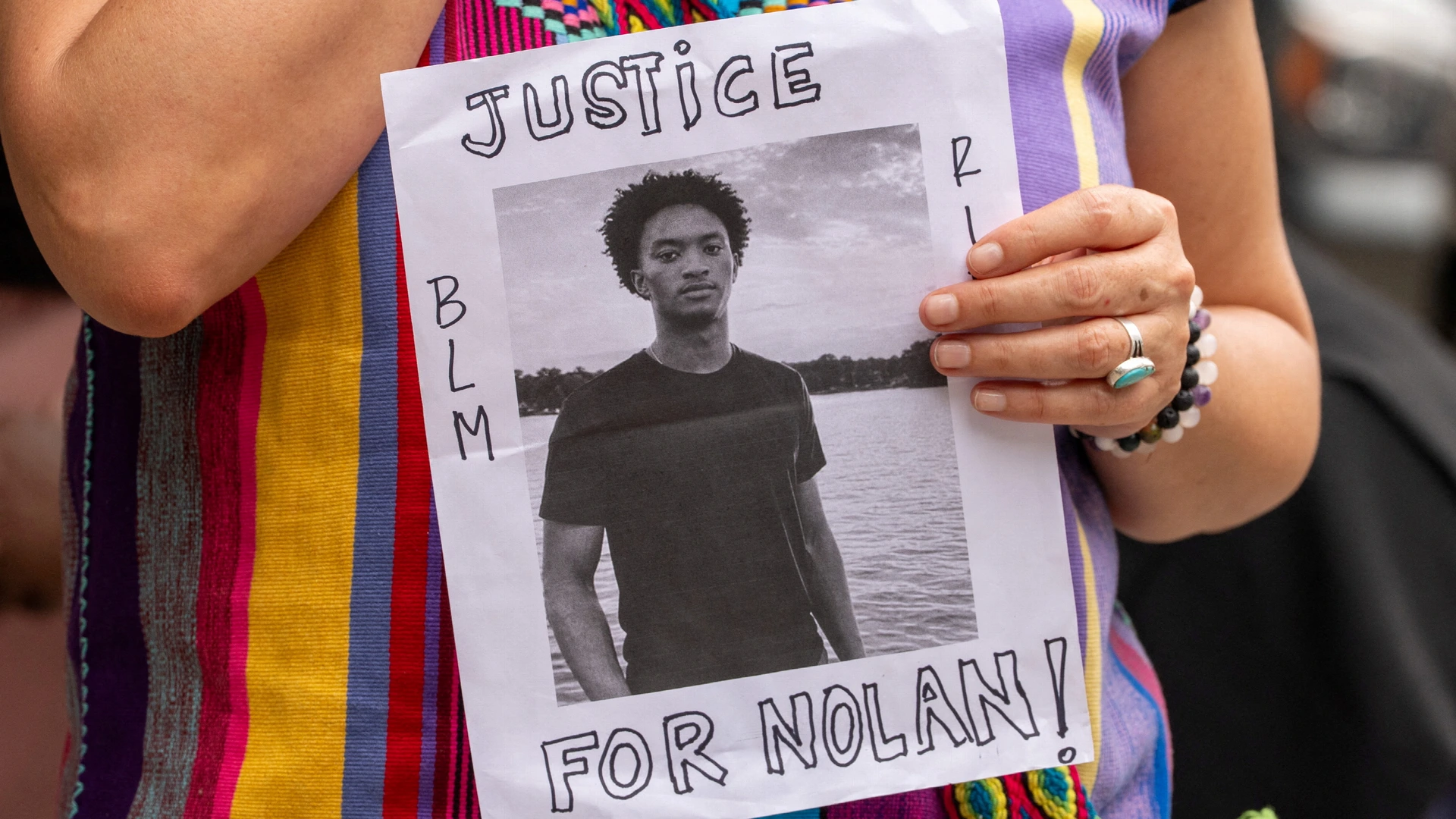 Zwarte prominenten in VS loven geld uit voor informatie over dood student Nolan (18)