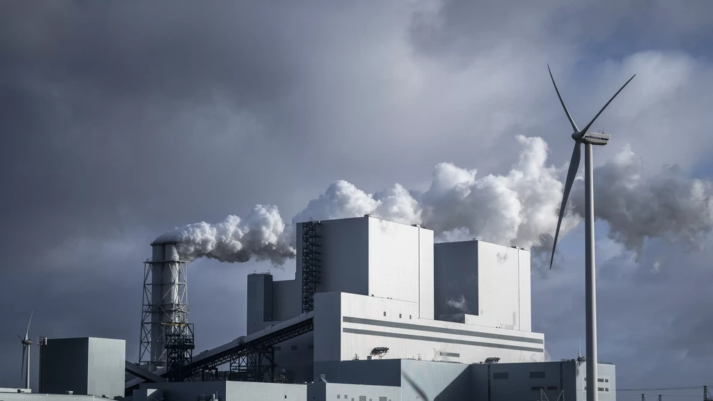Foto: Nederlandse kolencentrales draaien weer volop, veel stroom naar het buitenland
