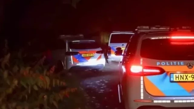 Politie zoekt man na gewelddadige dood vrouw in Lelystad