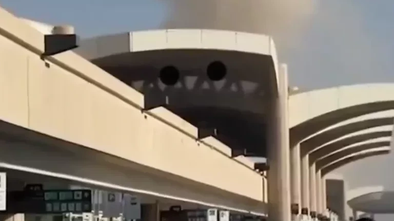 Foto: Saudi-Arabië zal 'stevig terugslaan' na Houthi-aanval op luchthaven Riyad
