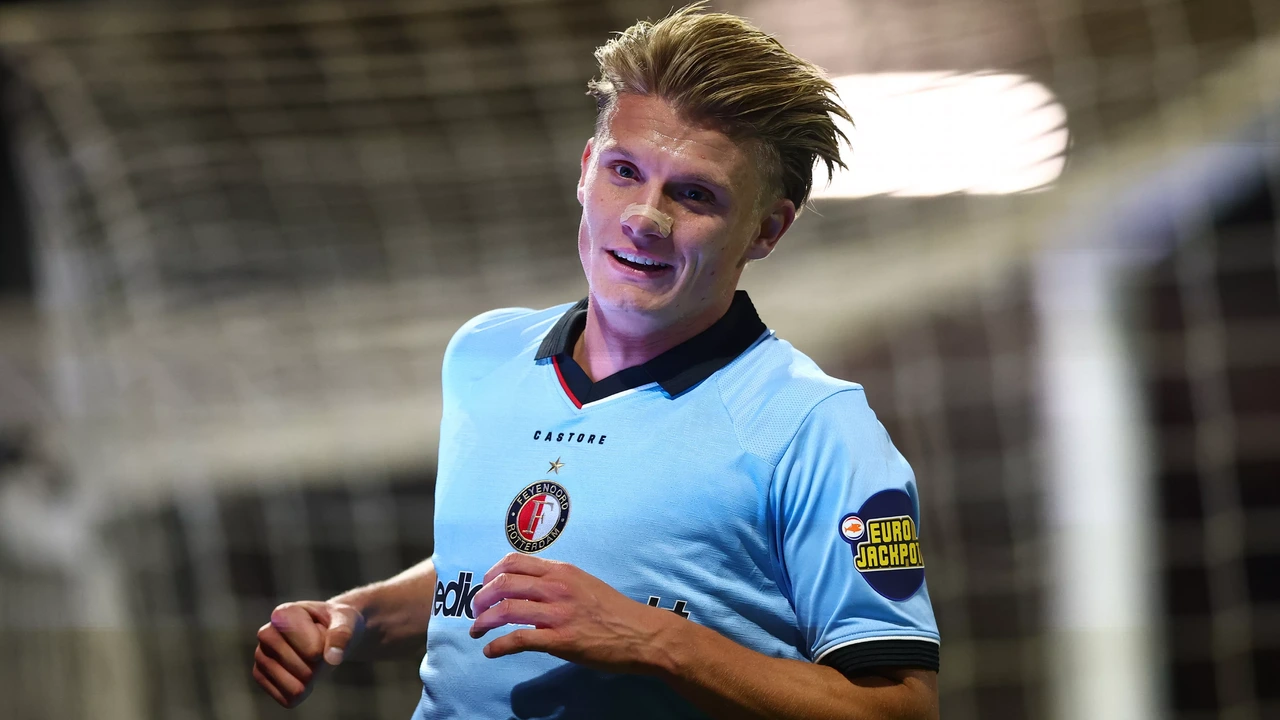 Feyenoord Defeats Telstar 4-3 to Extend Eredivisie Lead