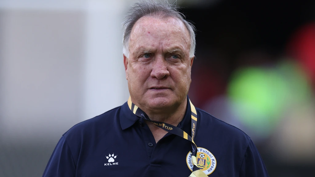 'Curaçao toch met Advocaat als bondscoach naar WK', Rutten trekt zich terug