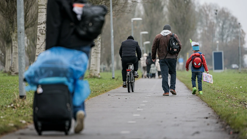 Foto: Opvanglocatie Ter Apel te druk, kwetsbare asielzoekers krijgen voorrang
