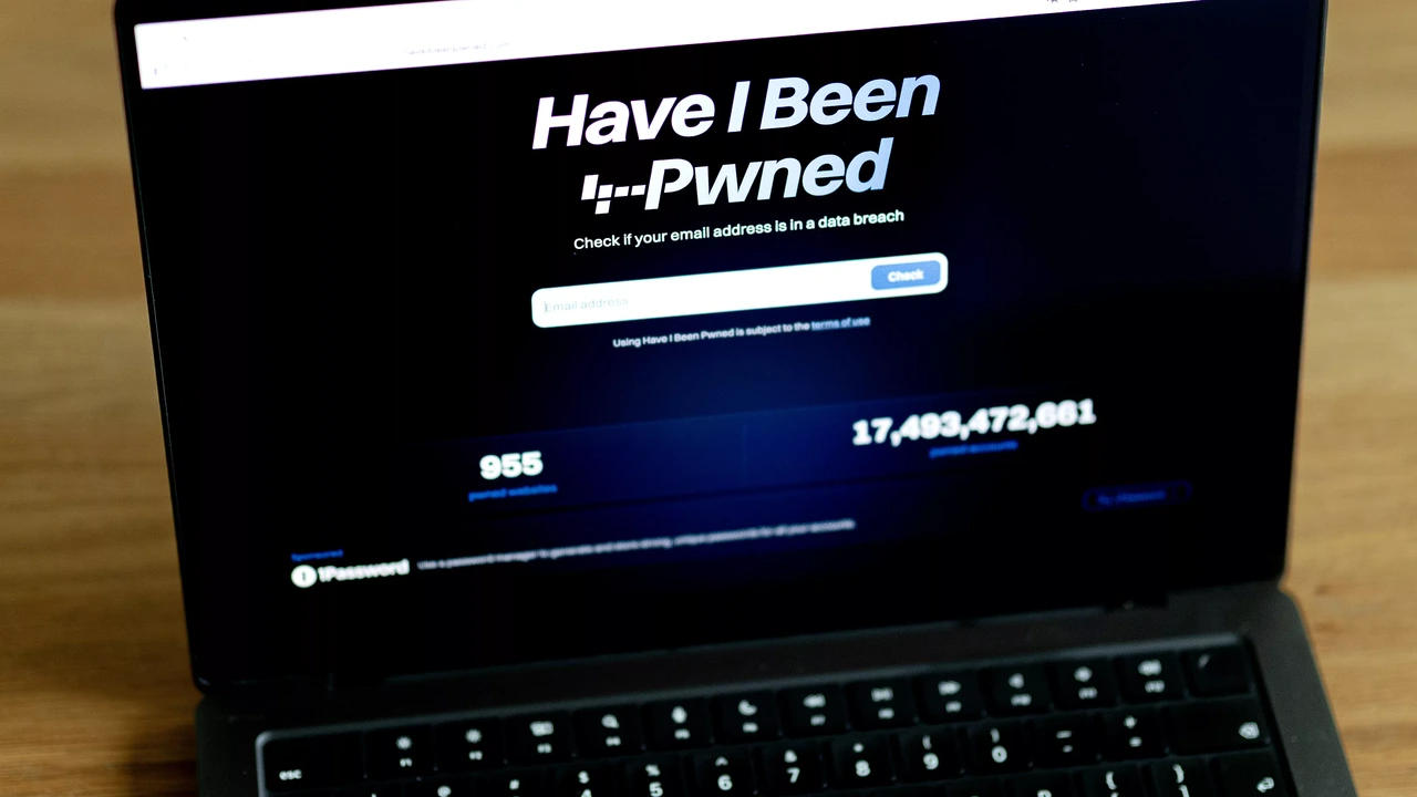 Bedrijven massaal gehackt, consument maakt het weinig uit: ‘We zijn datalekmoe’ Bedrijven massaal gehackt, consument maakt het weinig uit: ‘We zijn datalekmoe’