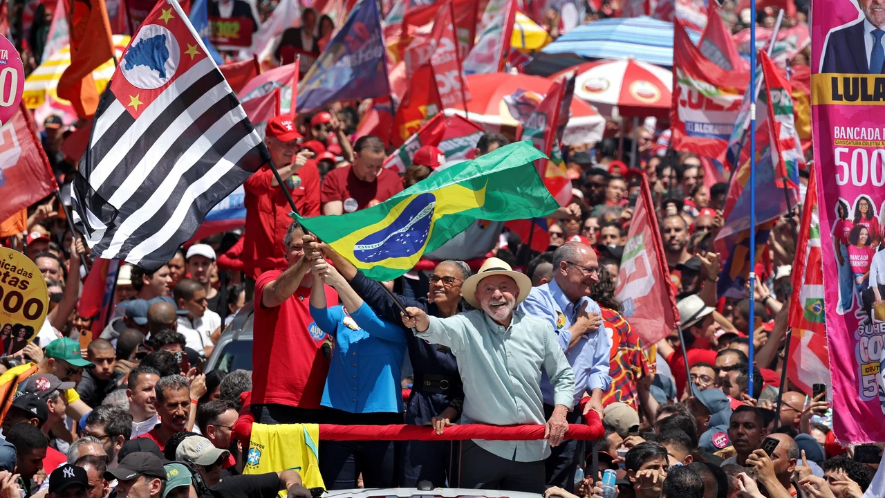 Brazilië op kruispunt: terug naar Bolsonaro of door met Lula? Brazilië op kruispunt: terug naar Bolsonaro of door met Lula?