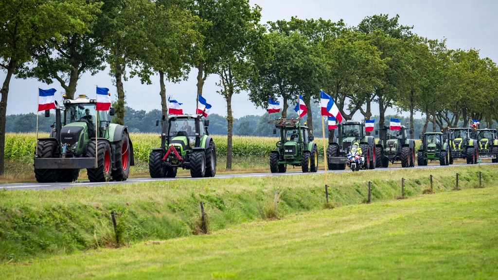 Massale boerenmars door Drenthe, maar burgemeesters tekenen protestbrief niet